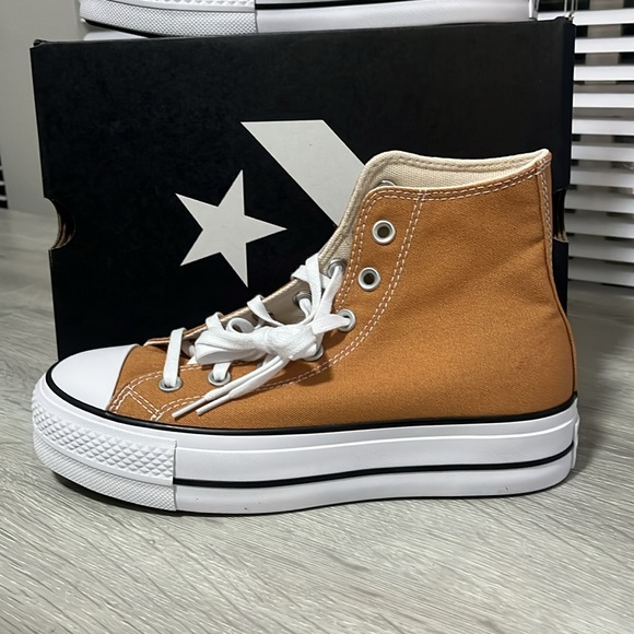 NWT Converse Women's Chuck Taylor All Star Lift Platform 'Gingersnap' Shoes - Picture 6 of 9